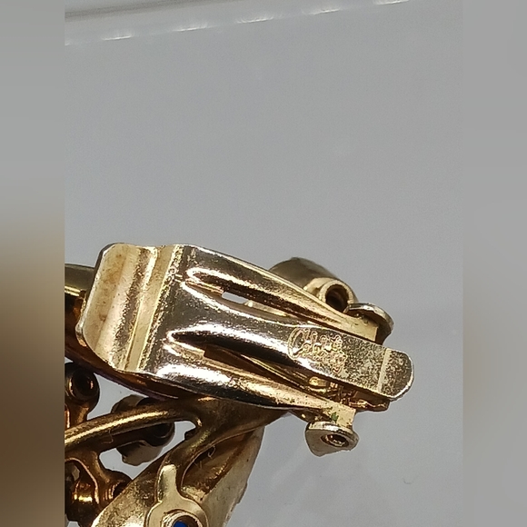 CELEBRITY VINTAGE 💙 CLIP ON EARRINGS - Picture 8 of 8